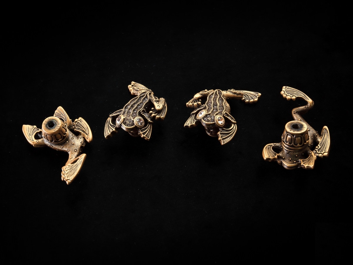 Мебельная ручка-кнопка Edgar Berebi 8154 матовая бронза