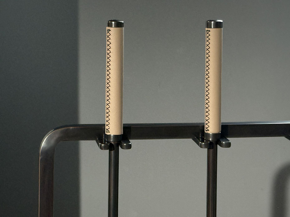 Каминный набор с дровницей FURNITEK FG-01122 чернёная латунь с полировкой