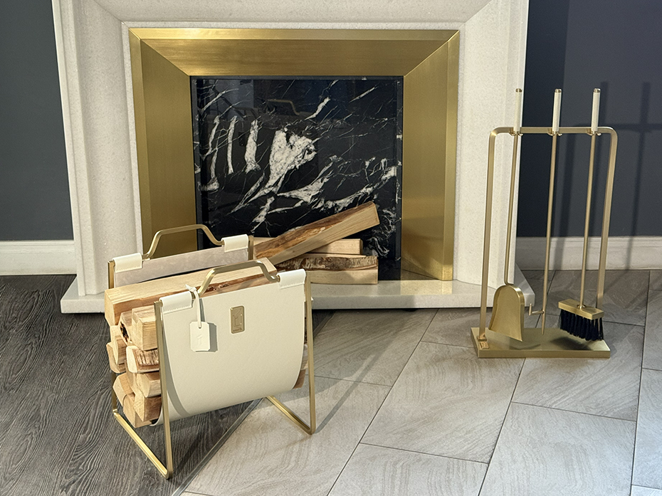 Каминный набор с дровницей FURNITEK FG-01130 матовая латунь