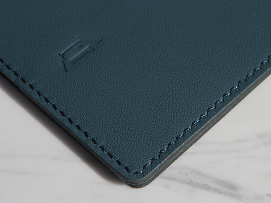 Обложка на паспорт FURNITEK модель FG-02019 из натуральной кожи цвет аквамарин