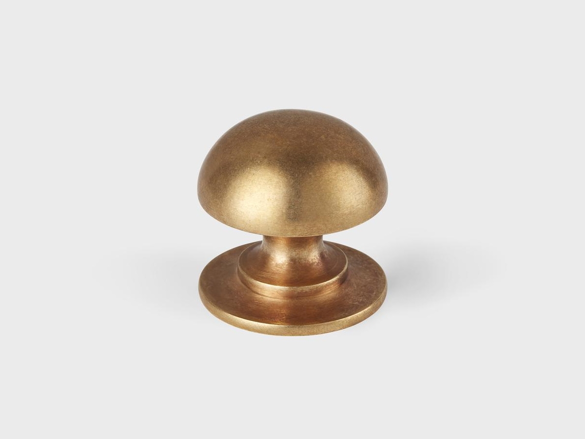 Мебельная ручка-кноб Armac Martin Cotswold (mushroom) античная латунь