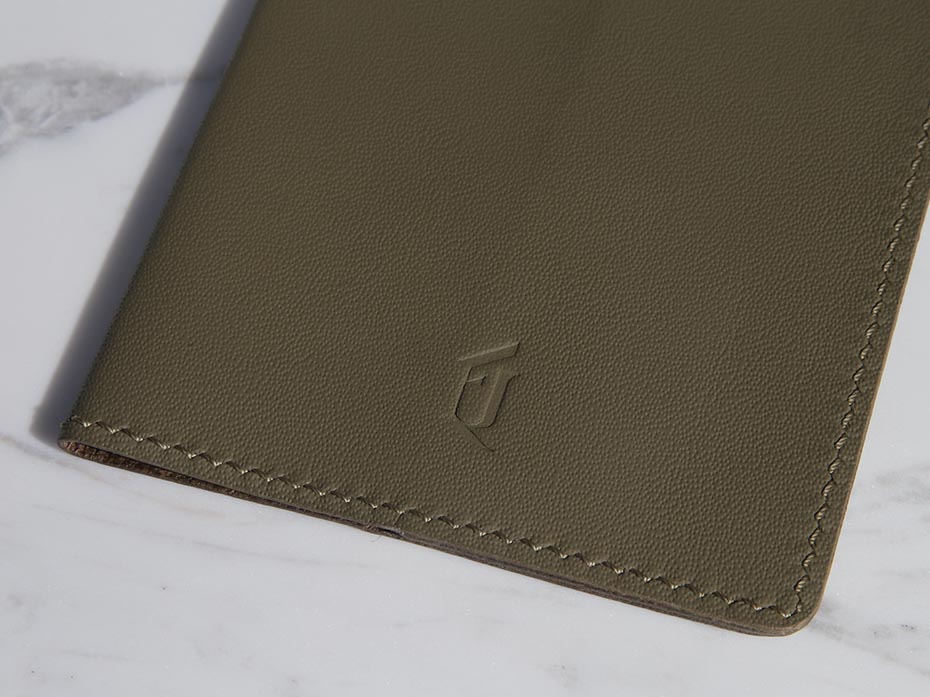 Обложка кожаная на паспорт FURNITEK модель FG-0202513 в подарочной коробке