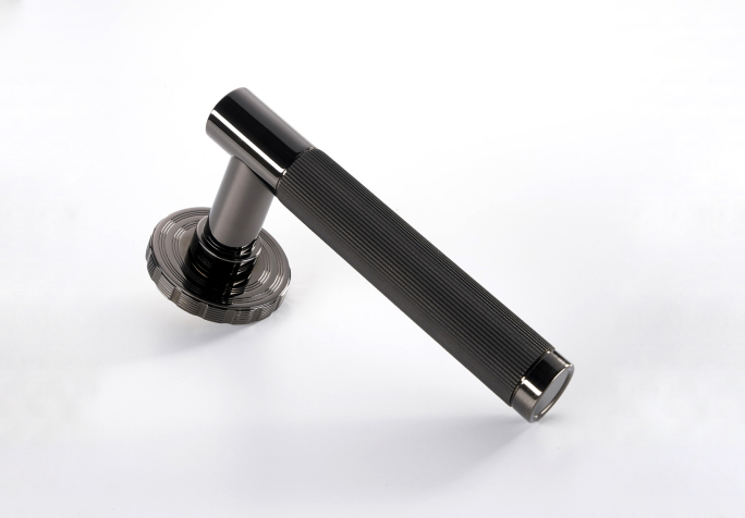 Дверная ручка на розетке Frank Allart 7750x004-2 чернёная латунь