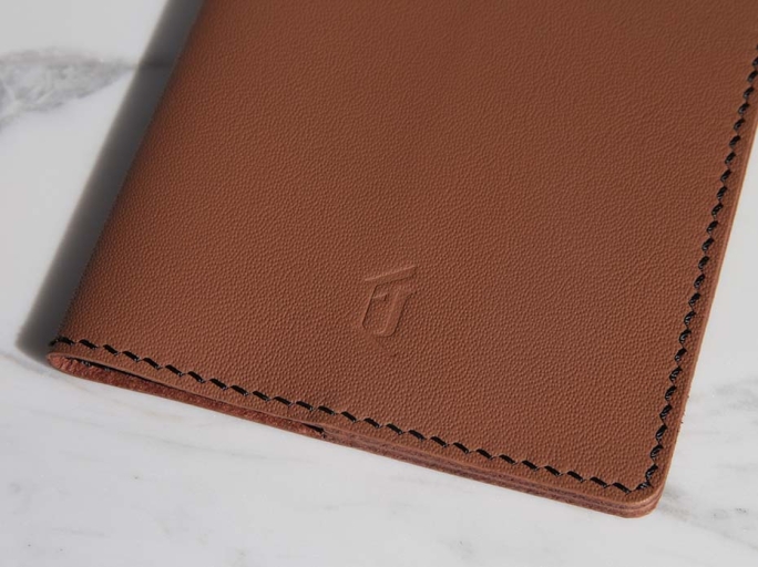 Обложка на паспорт FURNITEK модель FG-02015 из натуральной кожи цвет коричневый