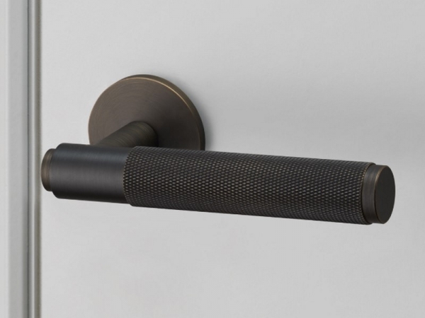 Дверная ручка на розетке Buster & Punch UK-LH-U-38-SM матовая бронза