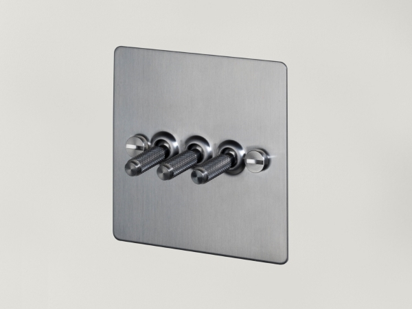 Выключатель тумблерный Buster & Punch тройной UK-TO-CO-3G-ST матовый хром