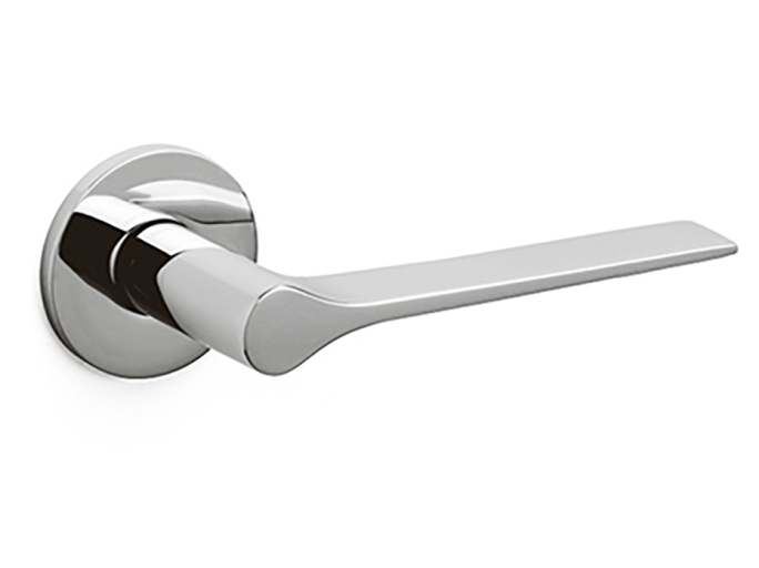 Дверная ручка на круглой розетке Olivari Lama CR полированный хром